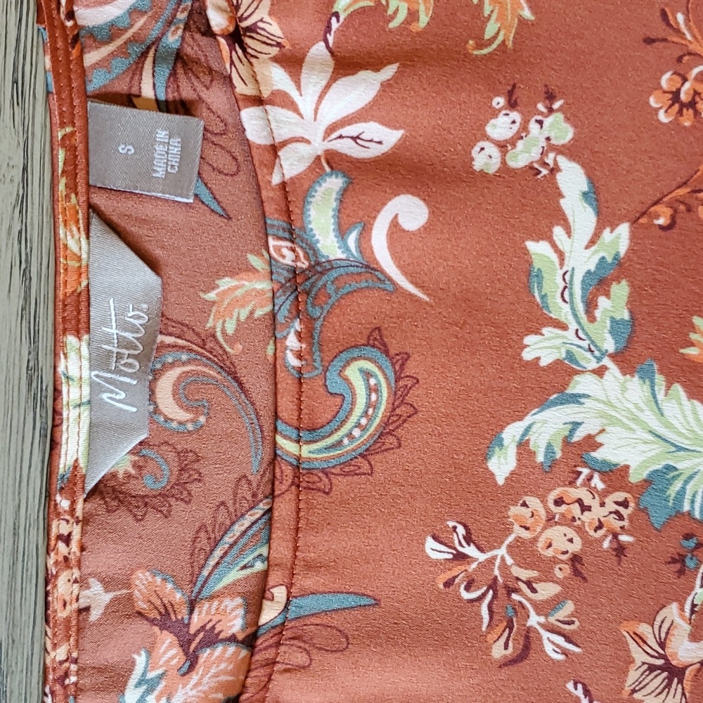 Blouse - Picture 2 of 10
